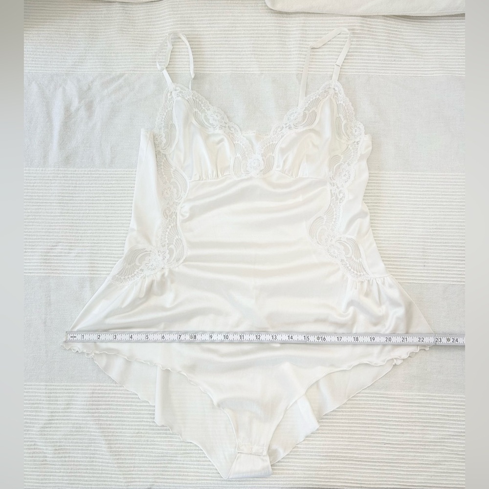 Vintage Van Raalte White Lace Trimmed Teddy Bodysuit Romper - Picture 4 of 10